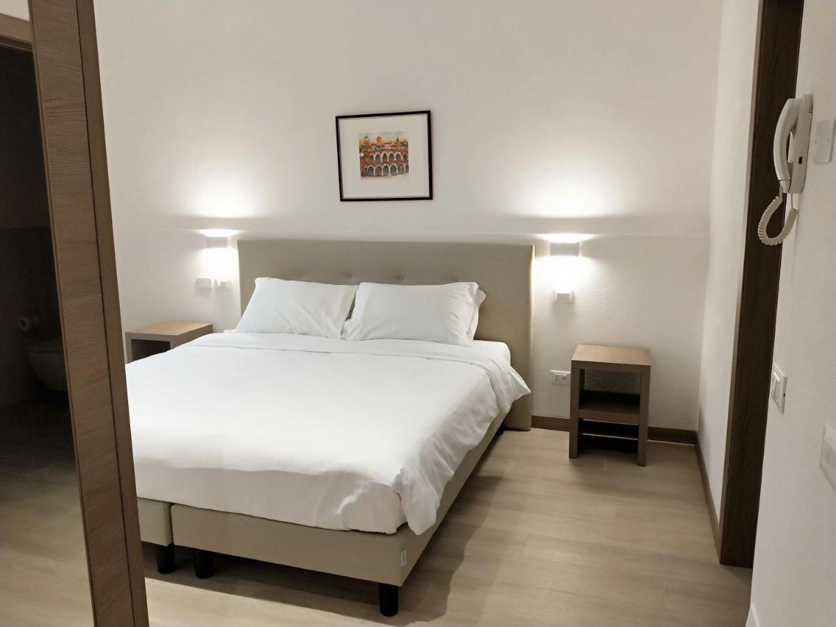 Via Poma Apartments&Rooms Werona Zewnętrze zdjęcie